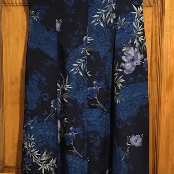 Scarlett Blue Multicolor Flower Floral Maxi Dress
Ladies 4 - 6 Small 
Measures - Picture 10 of 16